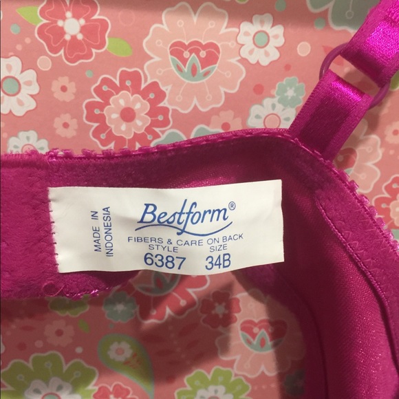 Vintage fuscia padded bra - Picture 3 of 3